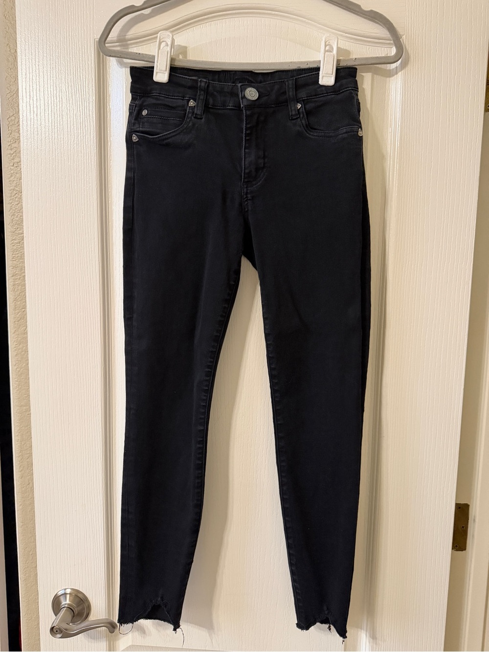 Kut from the Kloth Black Skinny Jeans with Raw Hem